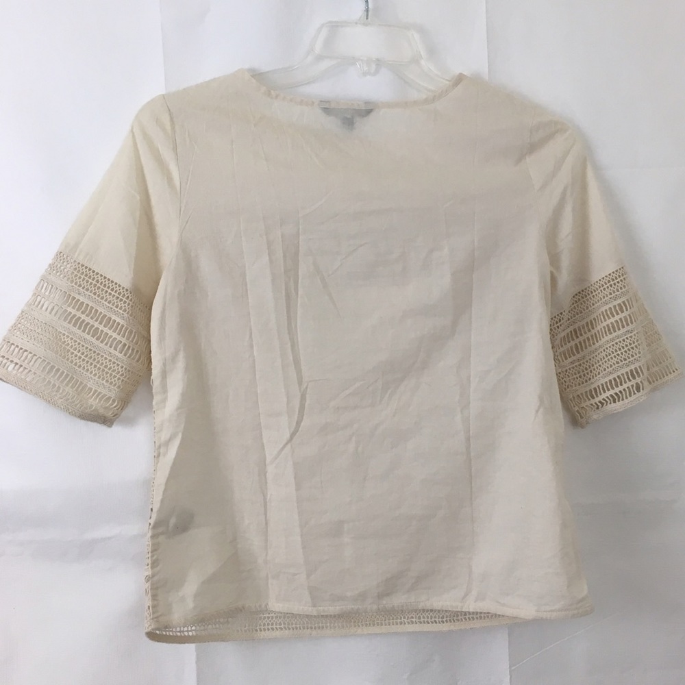 Beautiful macrame detail Banana Republic top. XS - Picture 3 of 7